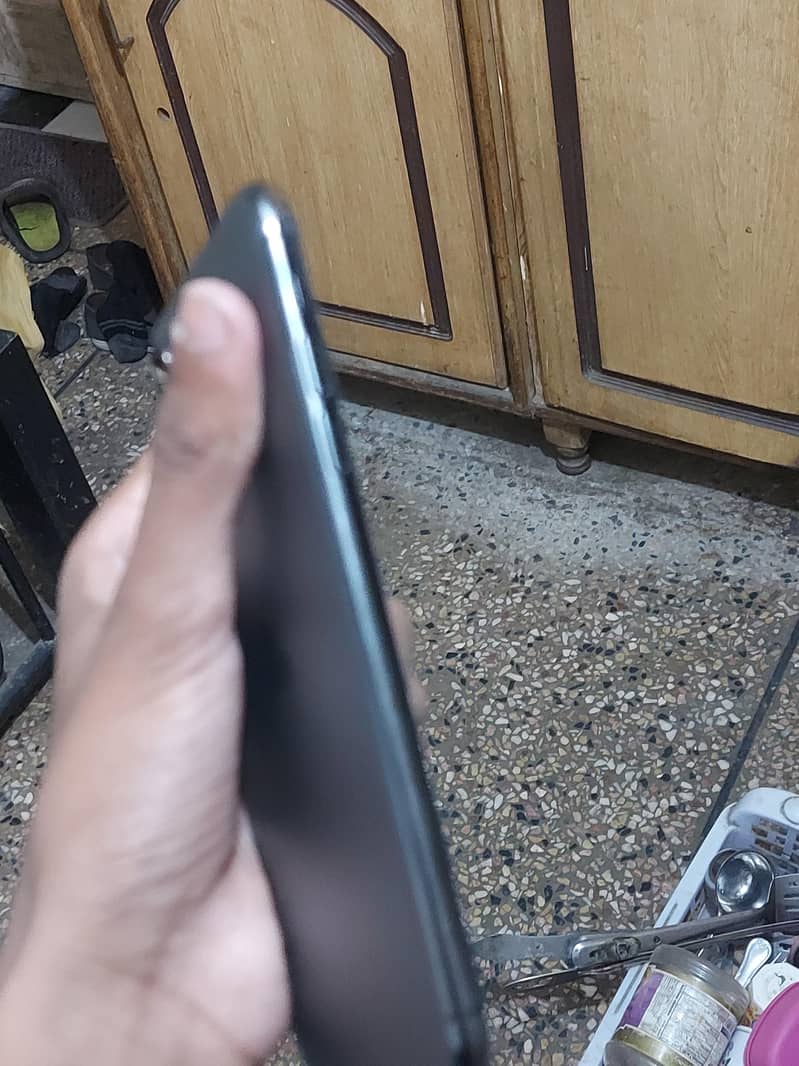 Apple iPhone 11 Pro Max 2