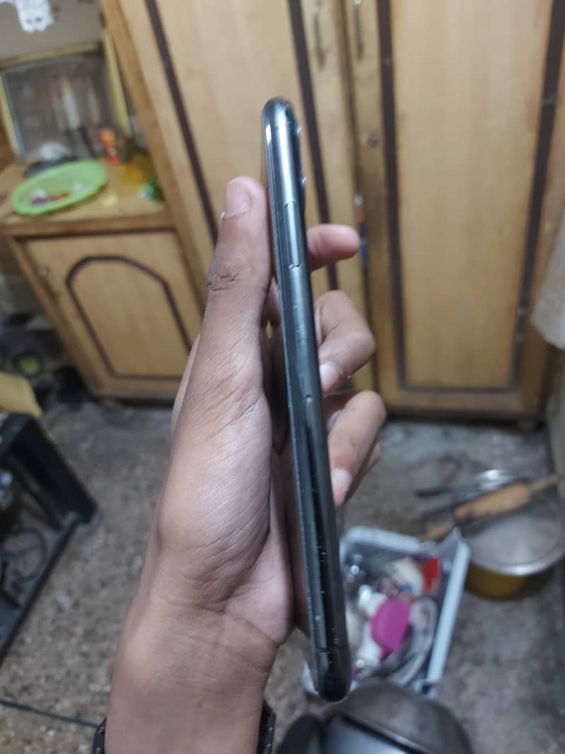 Apple iPhone 11 Pro Max 5