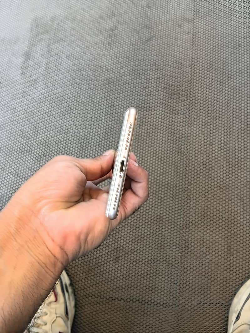 Apple iPhone 8 Plus 0