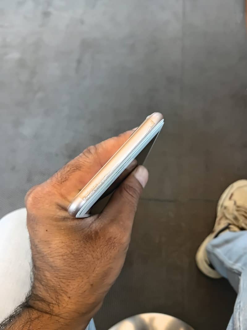 Apple iPhone 8 Plus 2
