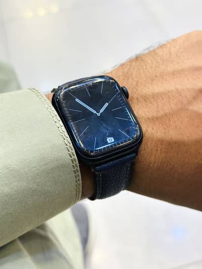 apple watch series 8 45mm 88% battery health