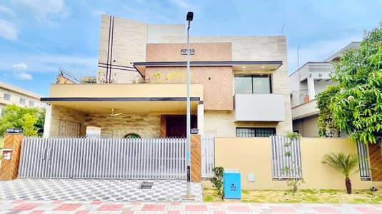 "Islamabad Ki Prime Location Par Aapka Apna Mahal Fully Loaded 1 Kanal Designer House!"
