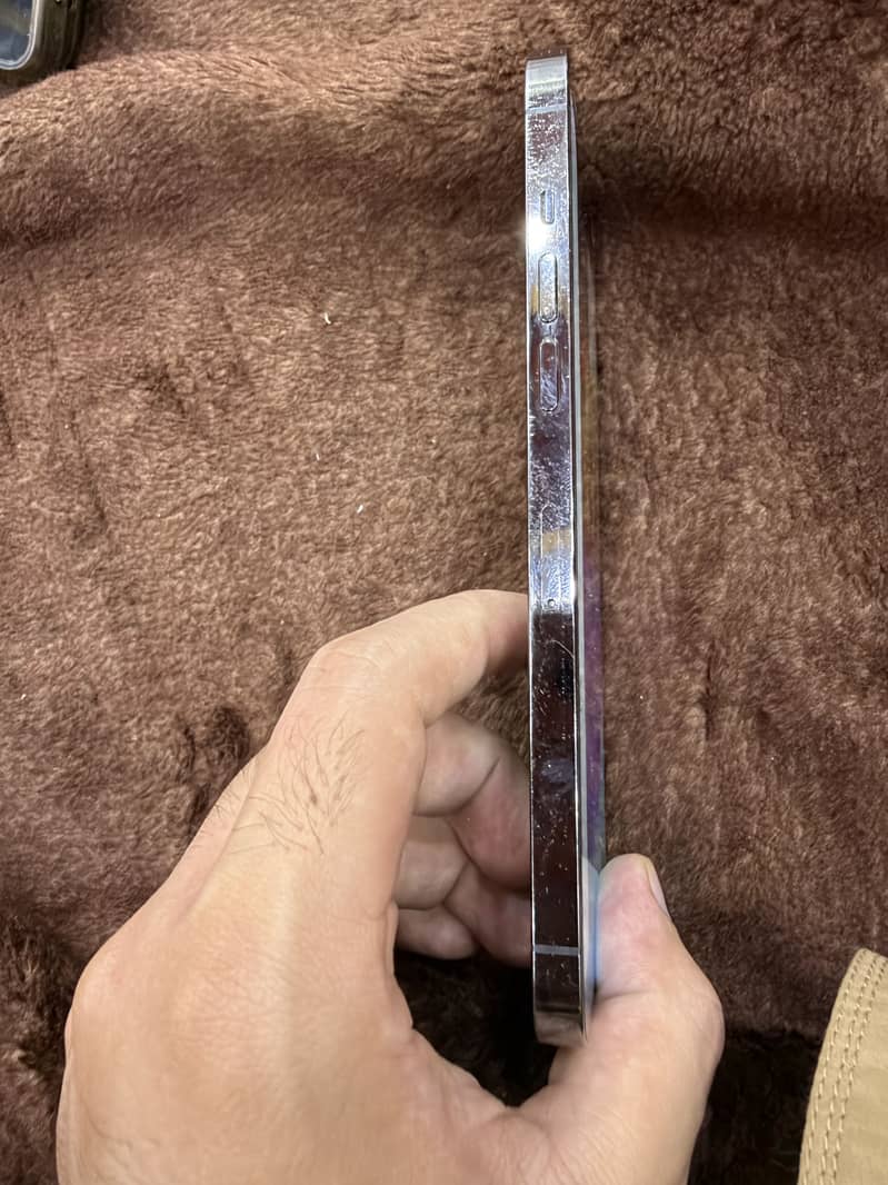 Apple iPhone 12 Pro Max (broken back) 2