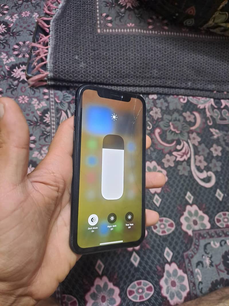 Apple iPhone XR 0
