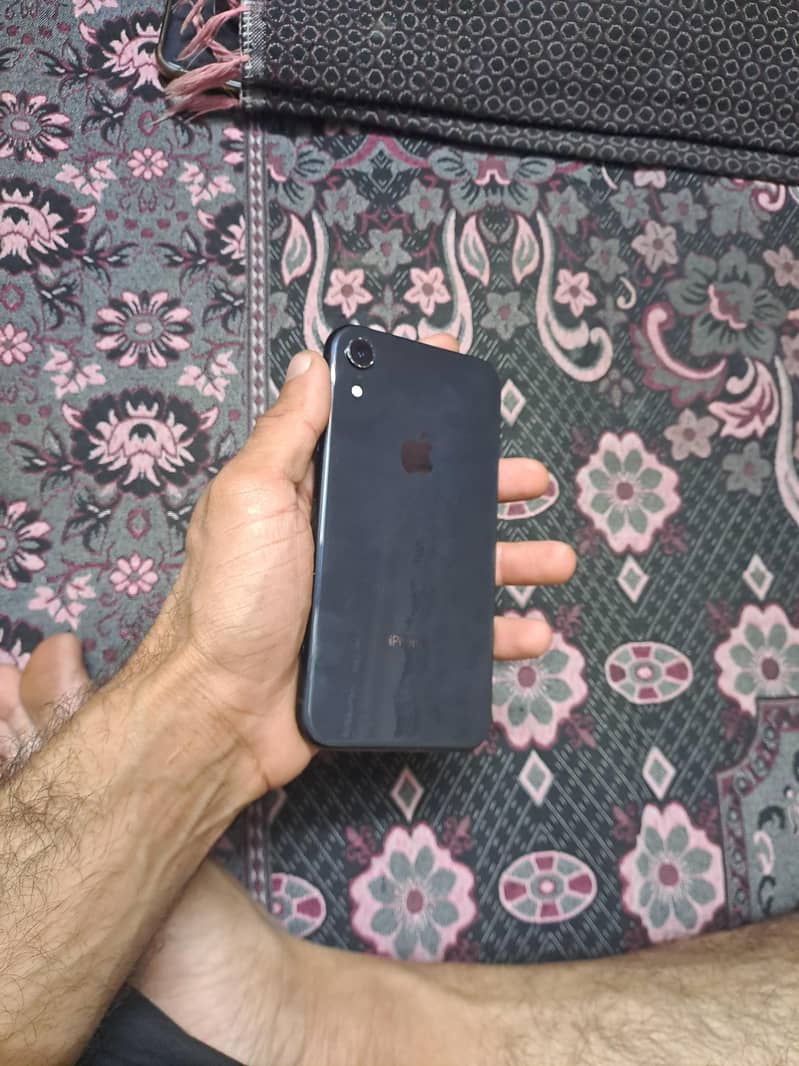 Apple iPhone XR 1