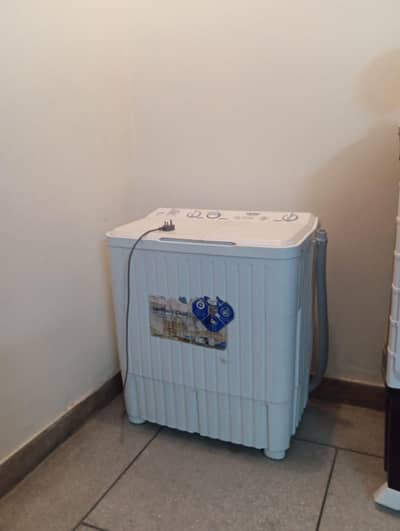 Hier Semi Automatic New Condition Washing Machine