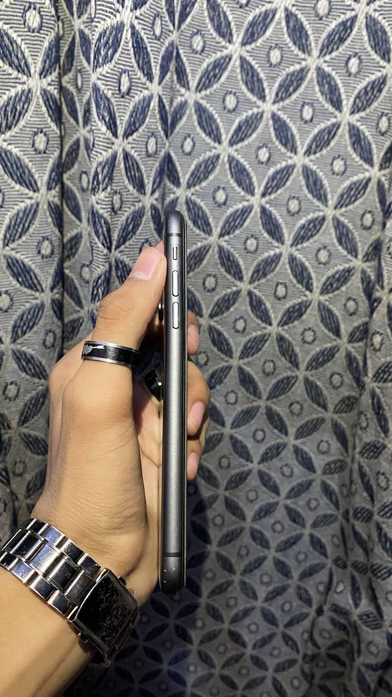 Apple iPhone 11 1