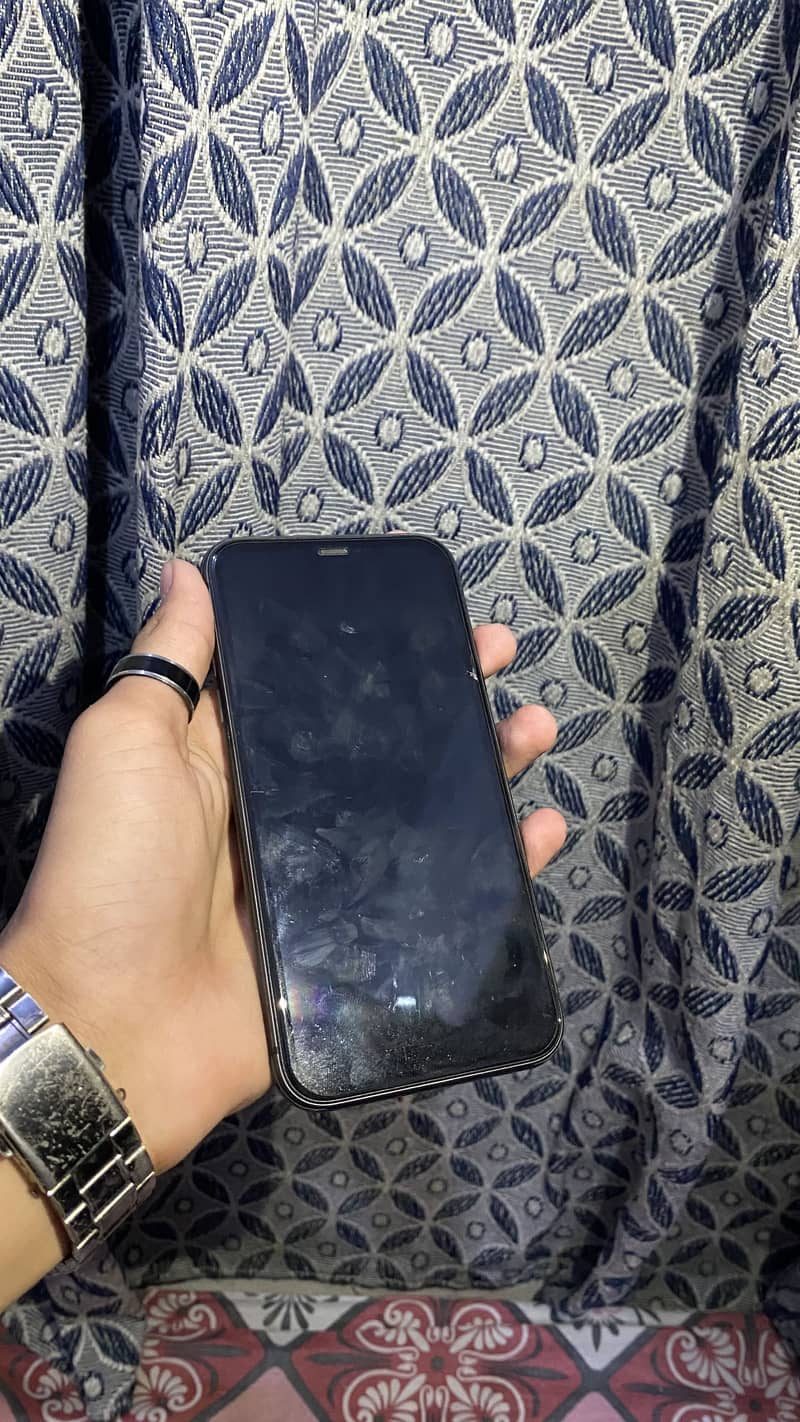 Apple iPhone 11 3