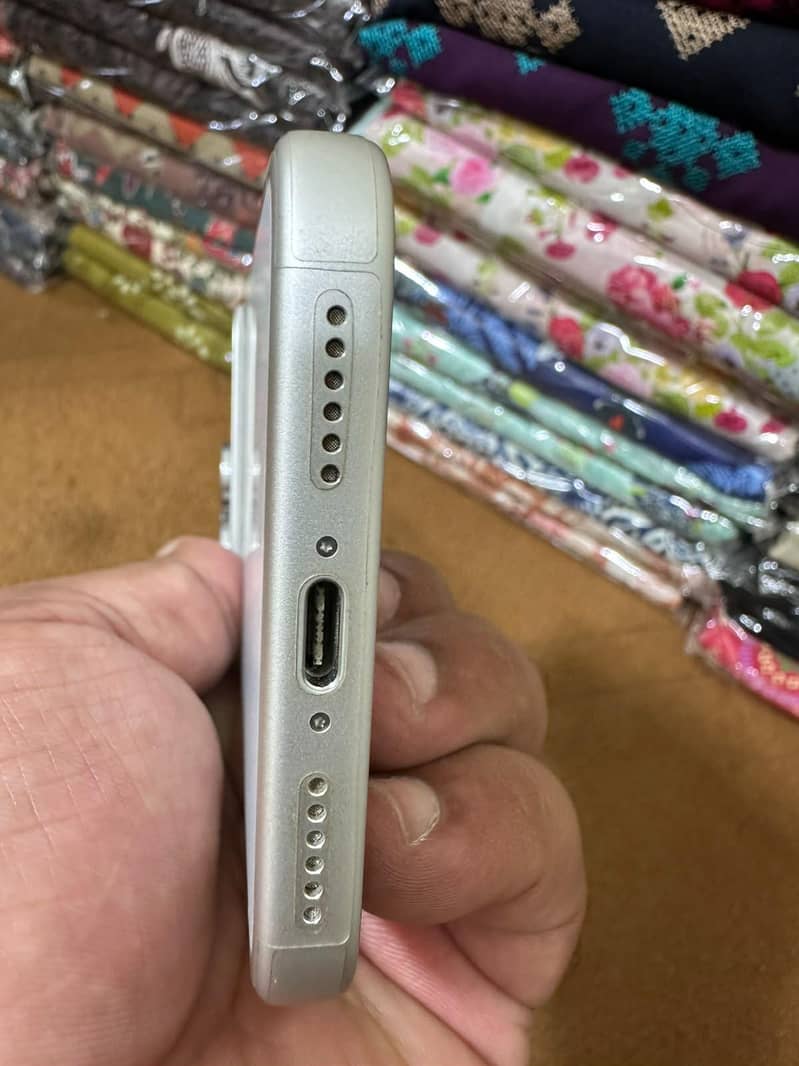 Apple iPhone 17 Pro Max 3