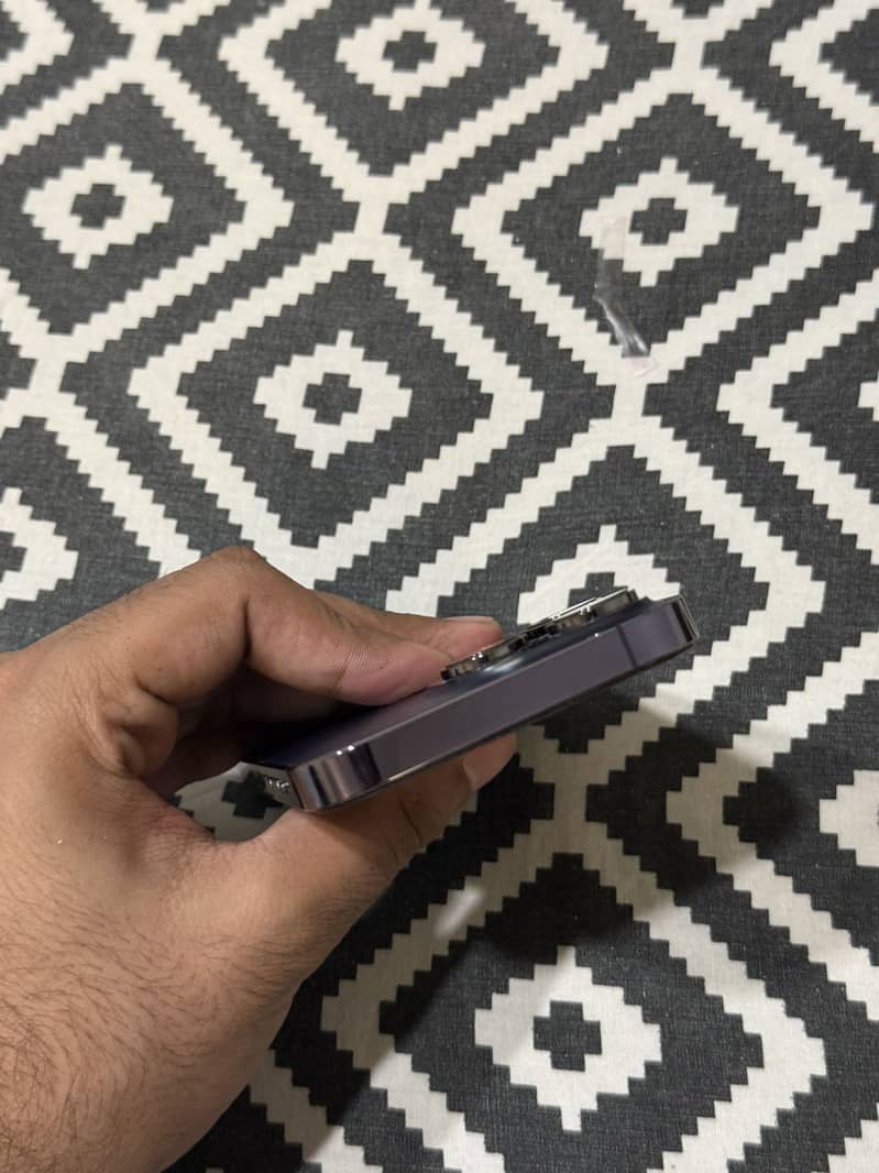 Apple iPhone 14 Pro 2