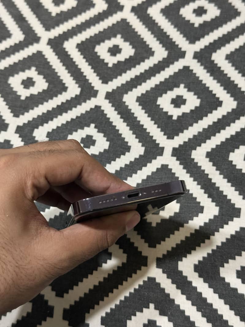 Apple iPhone 14 Pro 4