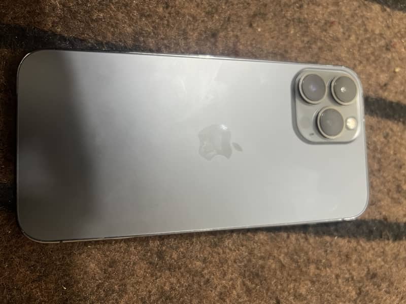 Apple iPhone 13 Pro Max 4