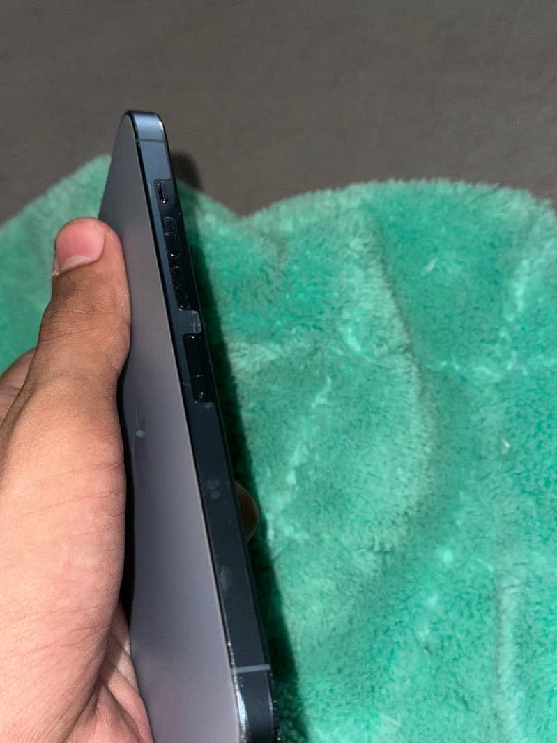 Apple iPhone 13 Pro Max 0