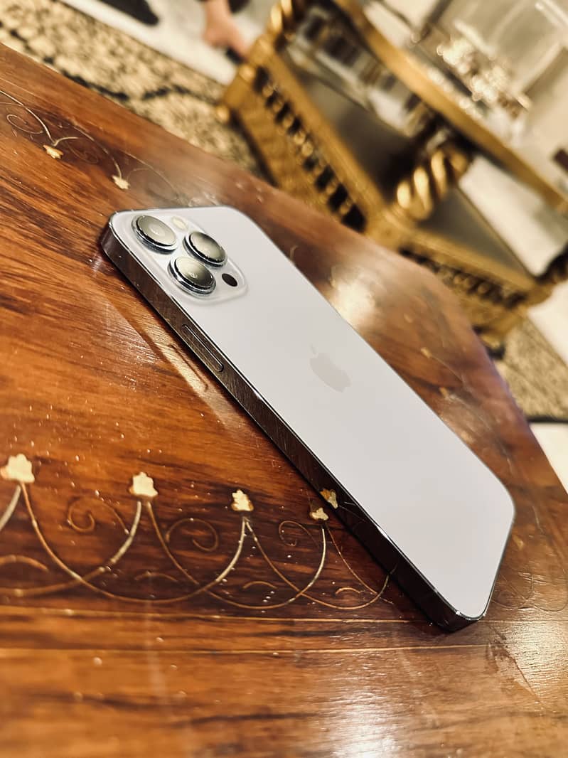iPhone 13 Pro Max 4