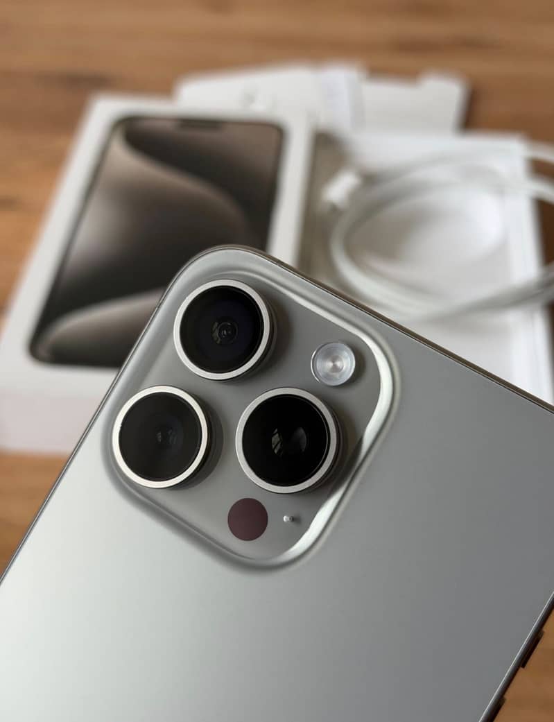 Apple iPhone 15 Pro Max 1