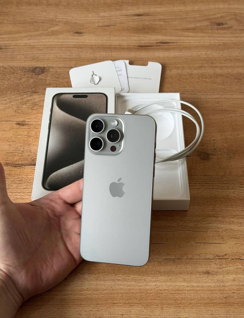 Apple iPhone 15 Pro Max 2