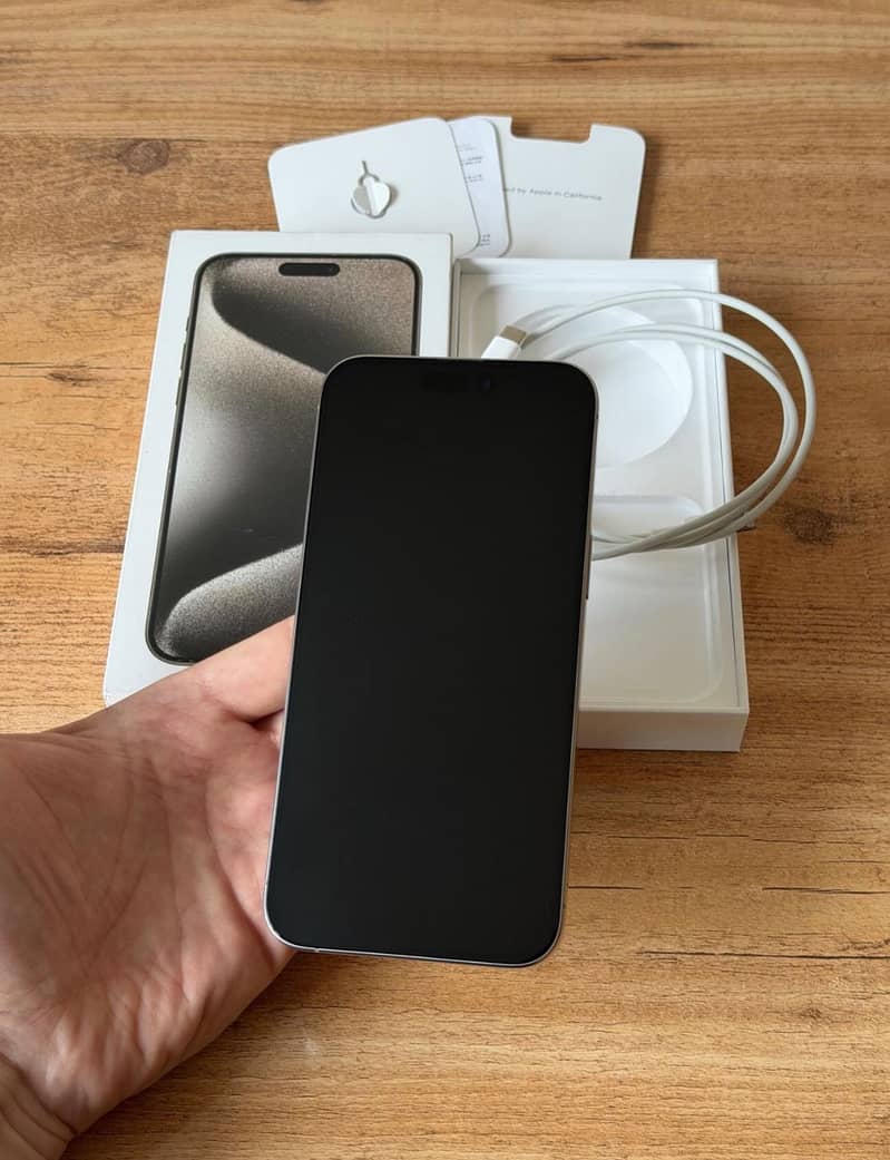 Apple iPhone 15 Pro Max 4