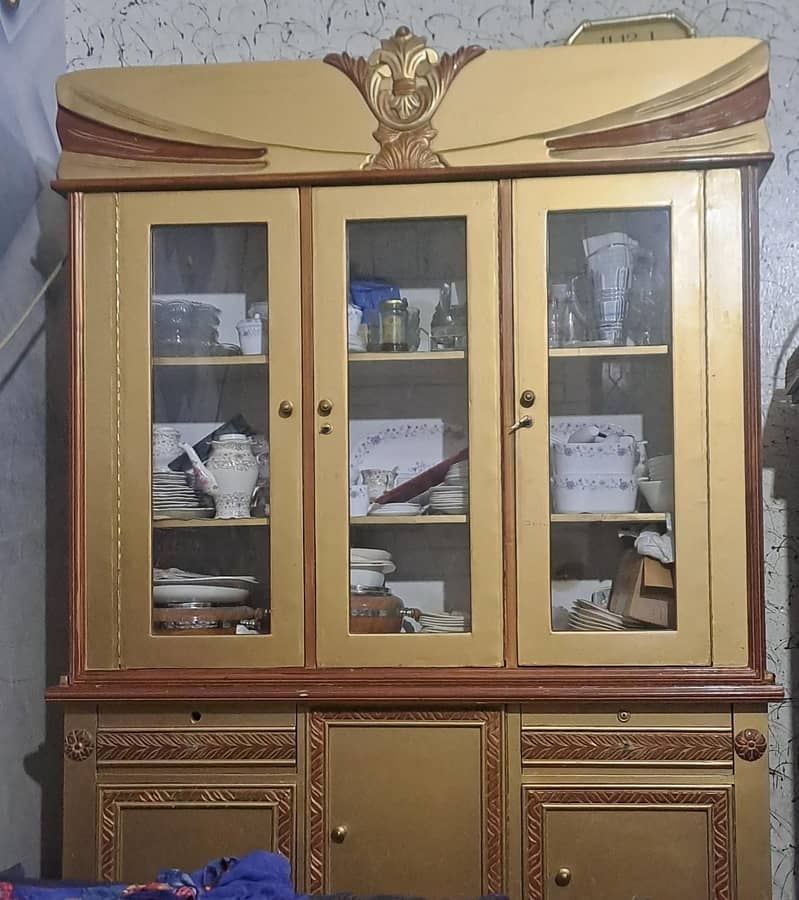 Showcase for utensils 0