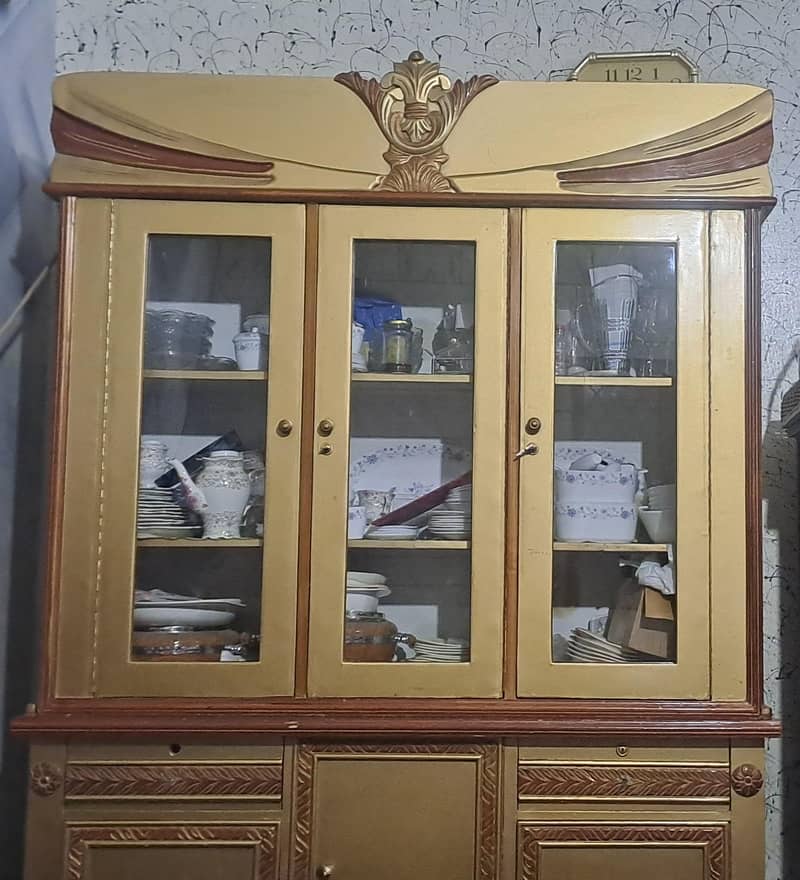Showcase for utensils 1