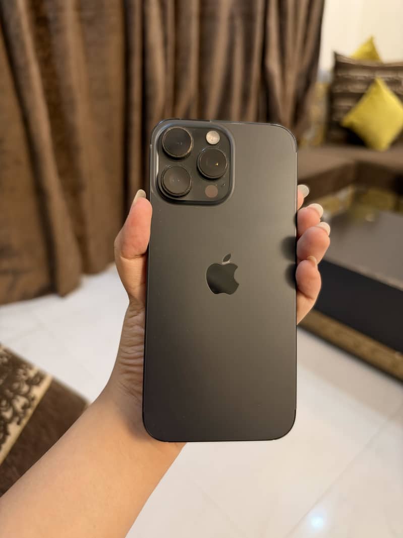 Apple iPhone 16 Pro Max jv 2