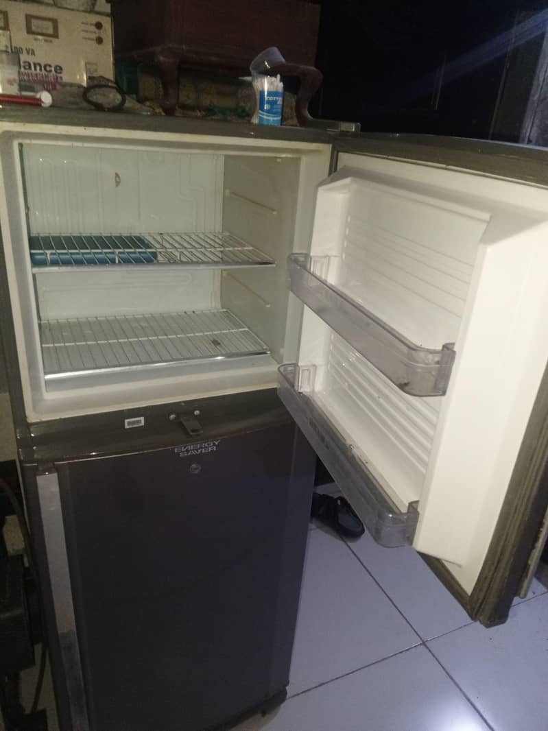 Dawlance medium size 3