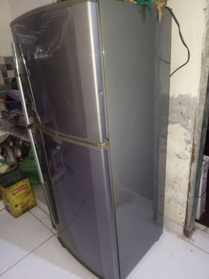 Dawlance medium size 6