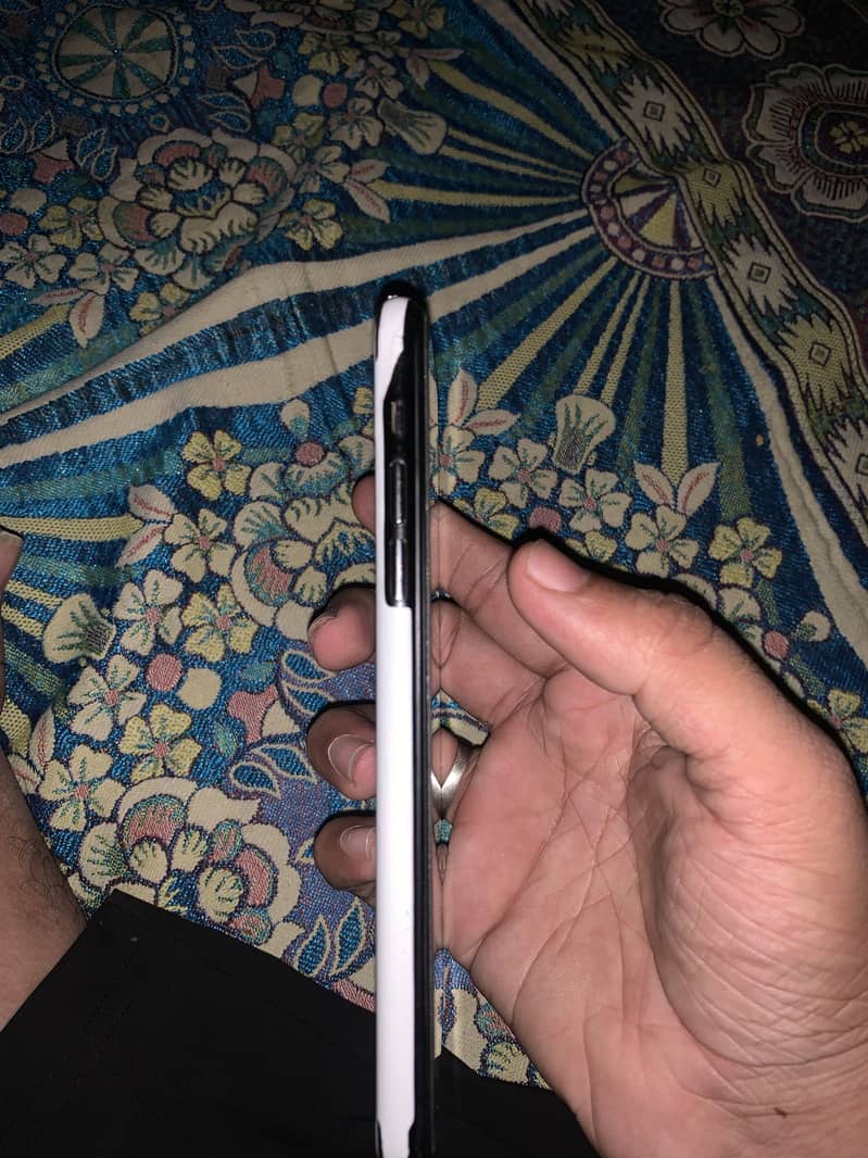 Apple iPhone 11 Pro Max 1