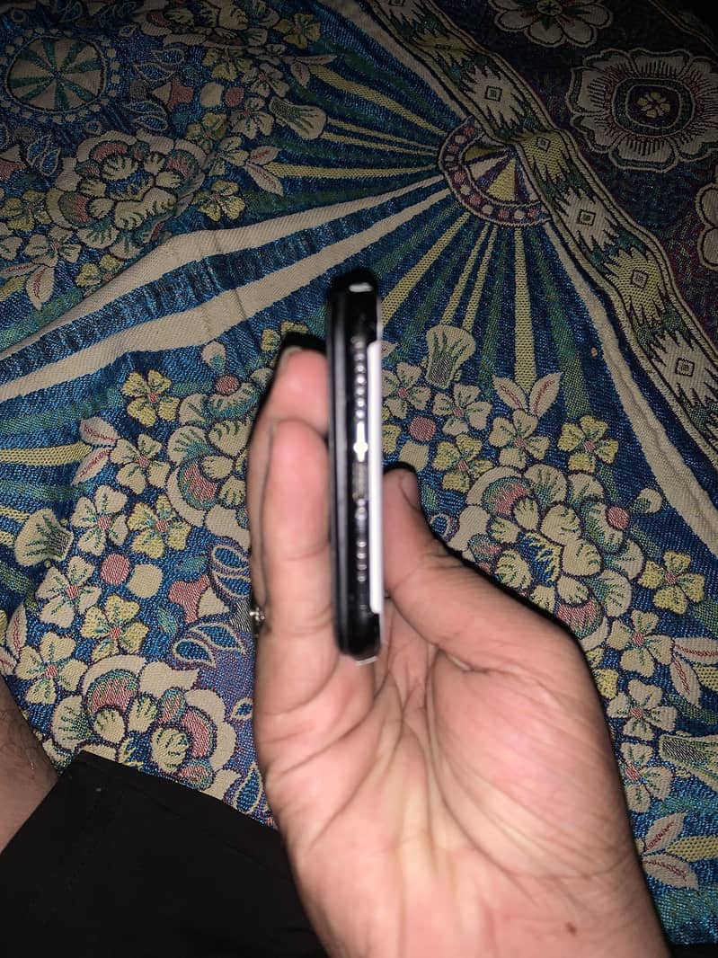 Apple iPhone 11 Pro Max 2