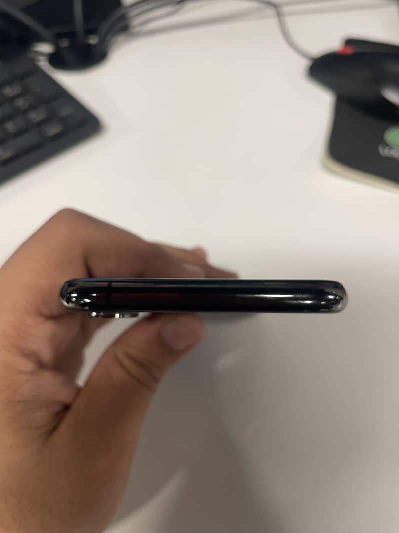Apple iPhone XS 2