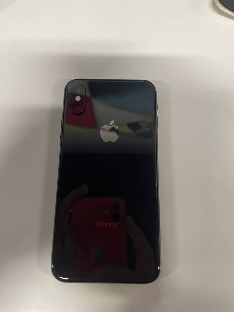Apple iPhone XS 4