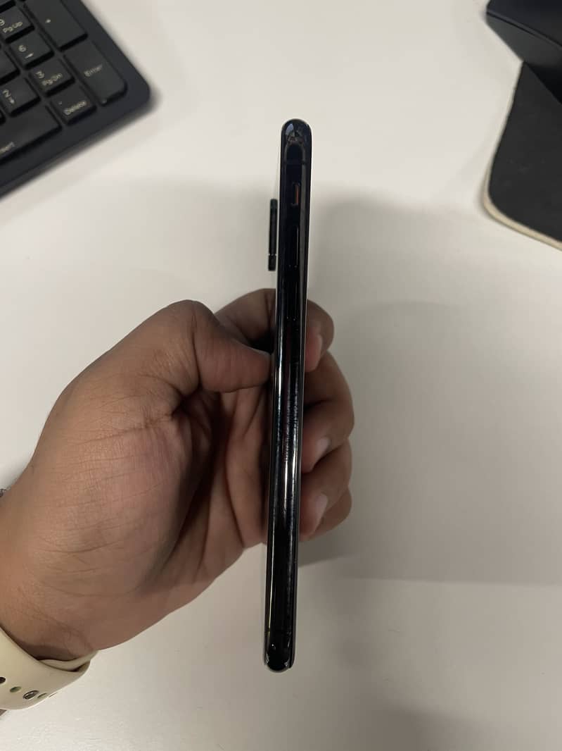 Apple iPhone XS 9