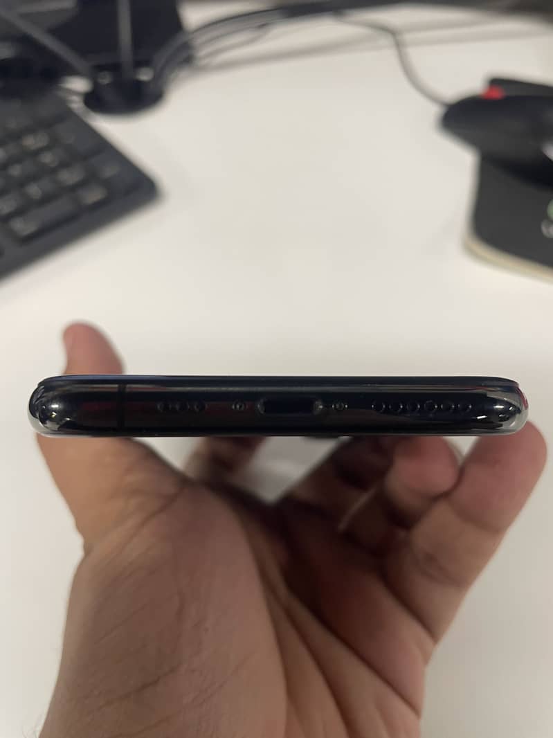 Apple iPhone XS 10