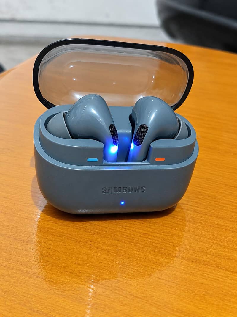 earbuds 0