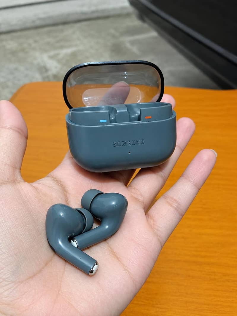 earbuds 5