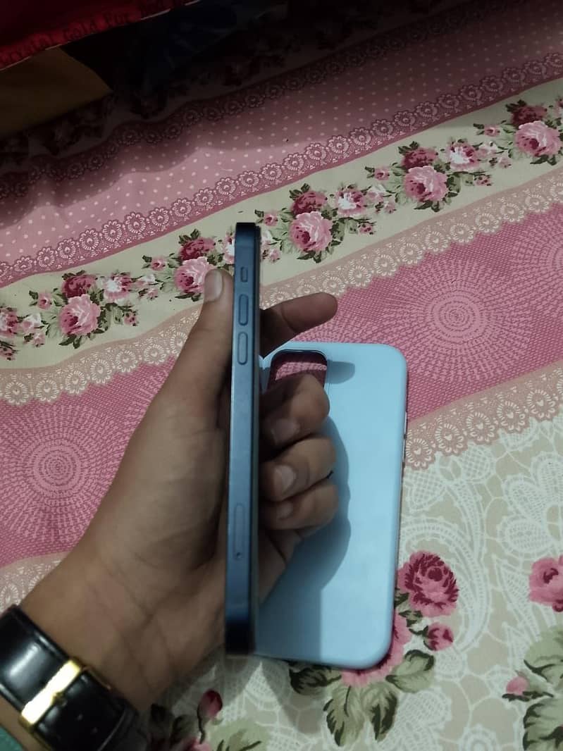 Apple iPhone 12 3