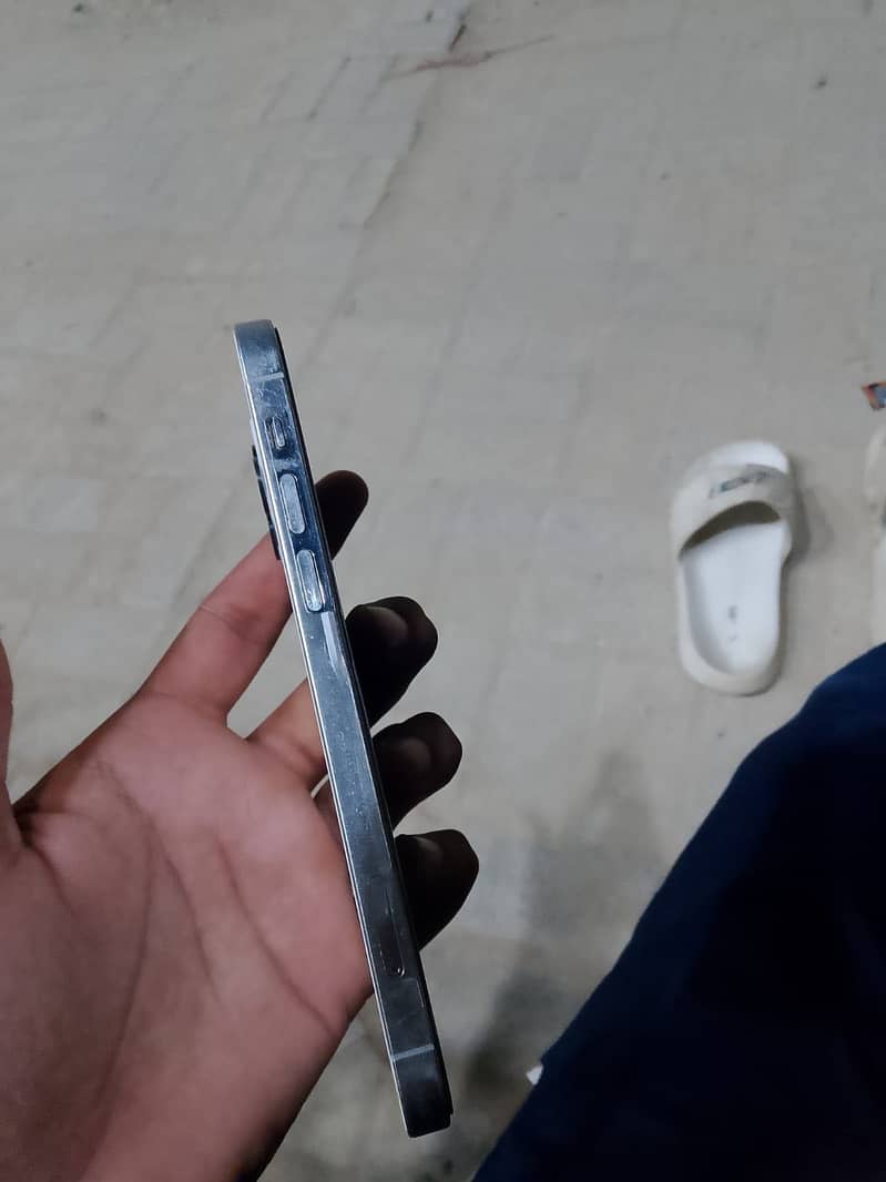 Apple iPhone 12 Pro 3