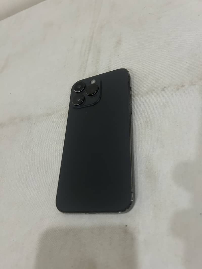 Apple iPhone 14 Pro Max 1