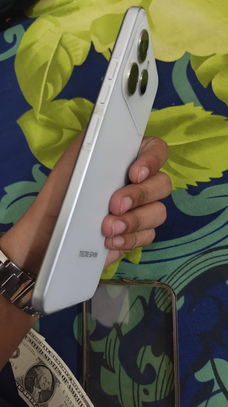 Tecno spark 40 2