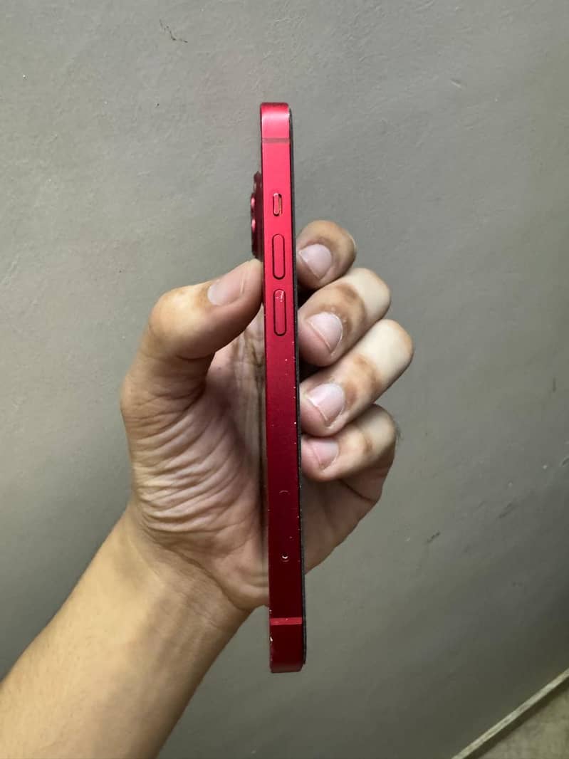 Apple iPhone 13 2