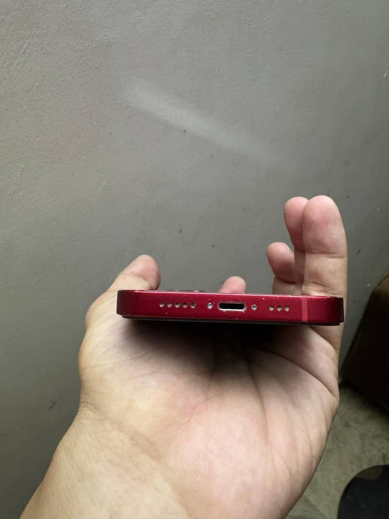 Apple iPhone 13 5