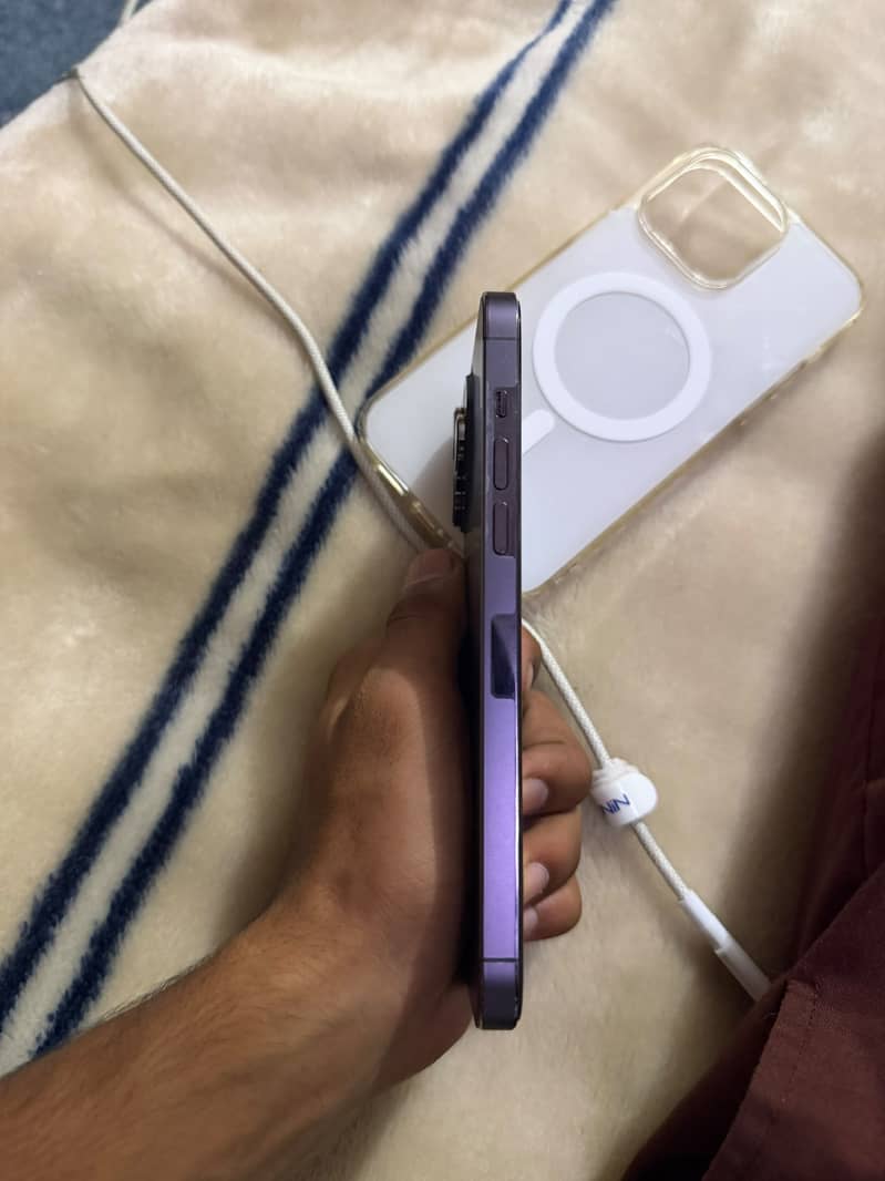 Apple iPhone 14 Pro Max 2