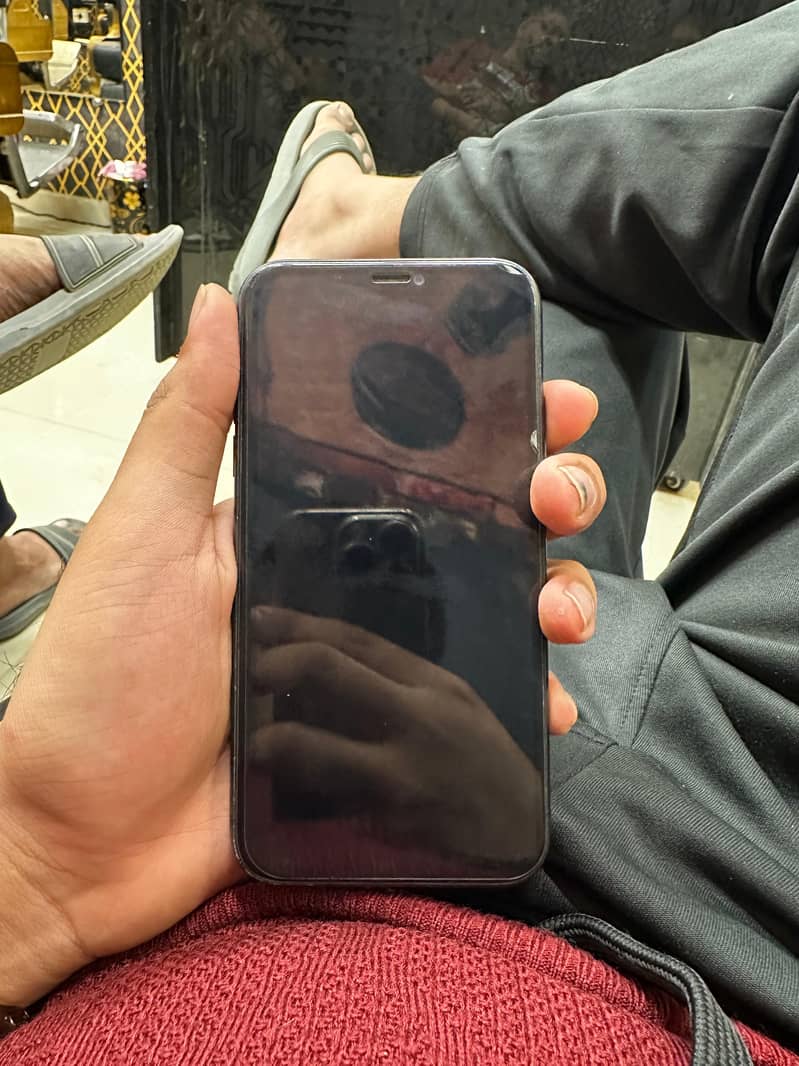 Apple iPhone 11 3