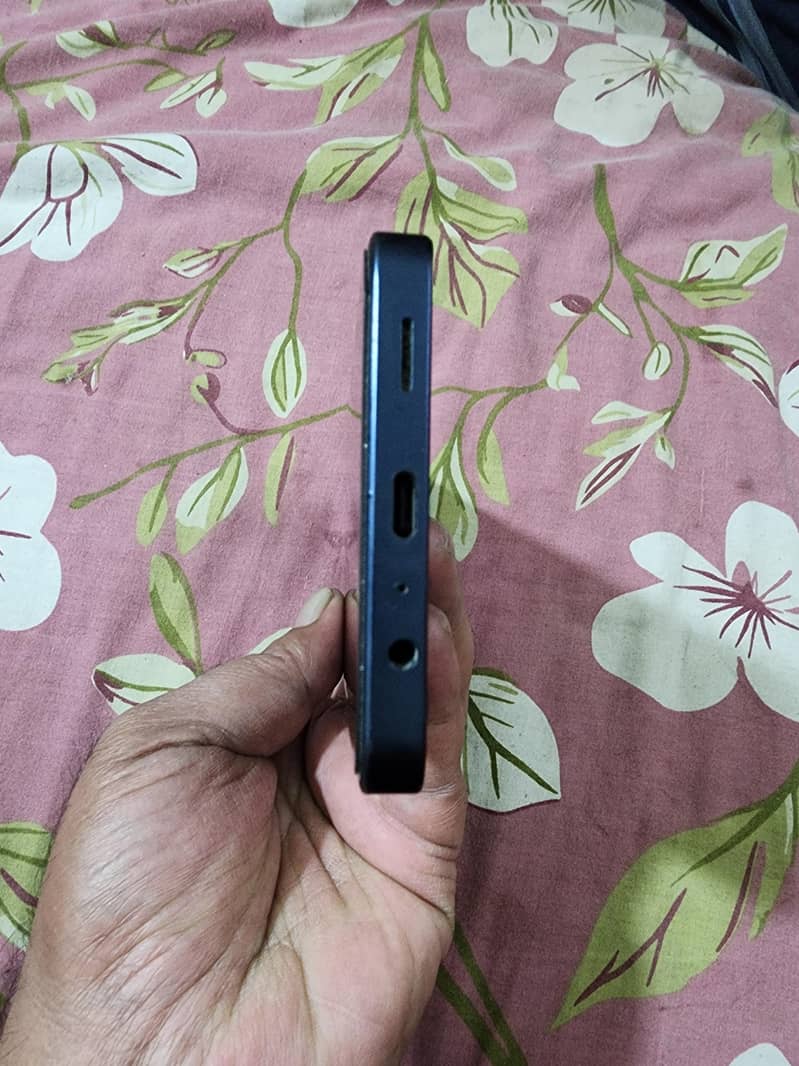 Samsung Mobile A06 4