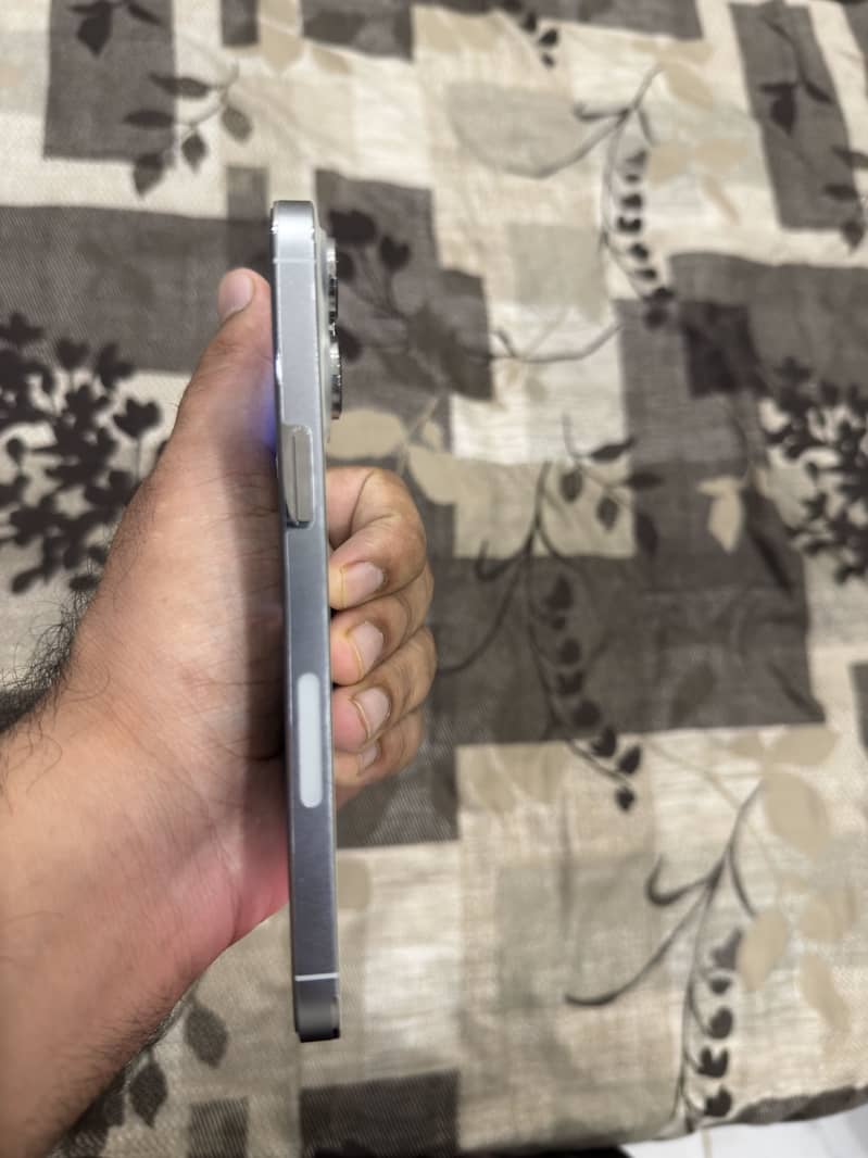 Apple iPhone 14 Pro Max 4
