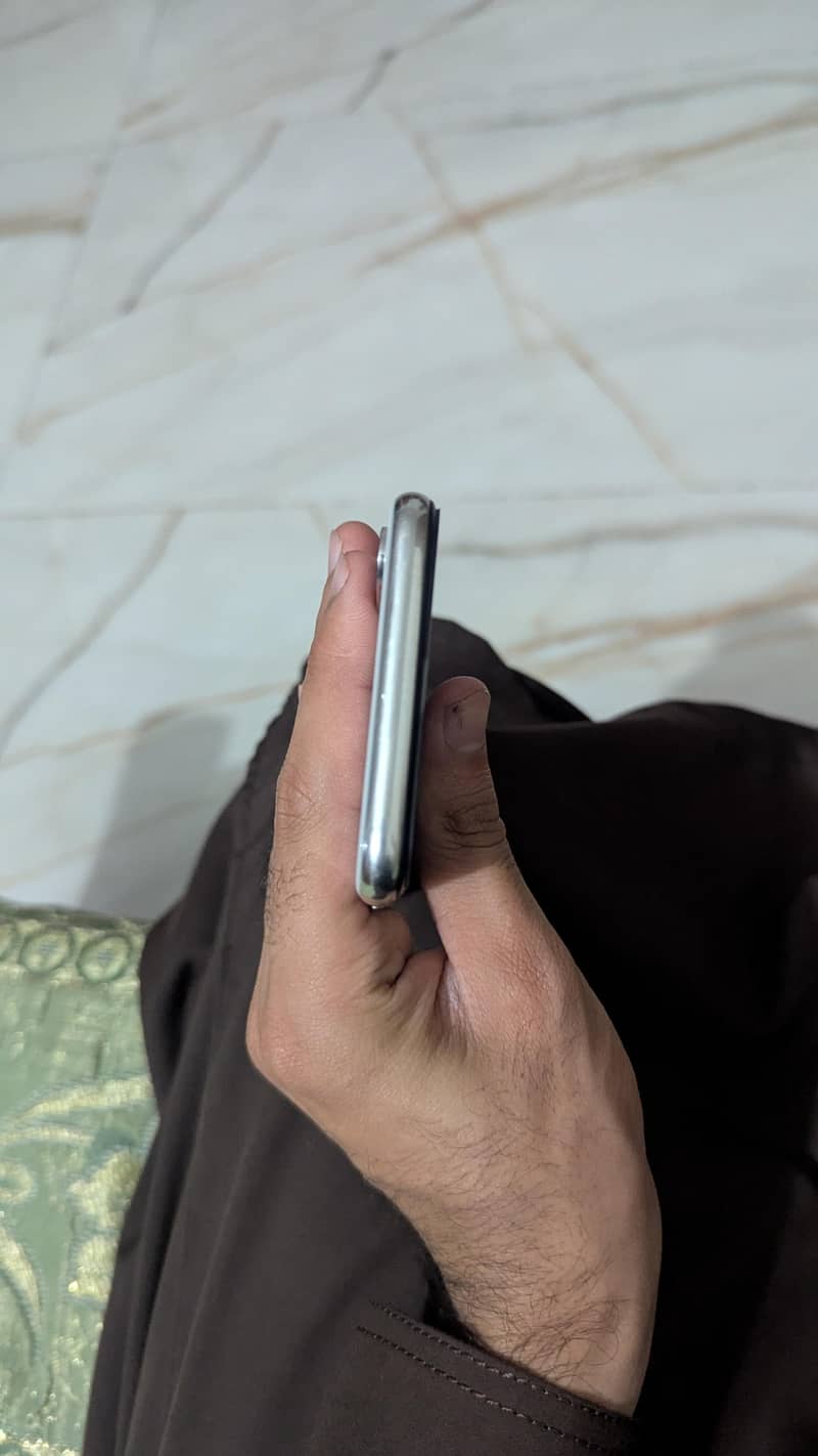 Apple iPhone X 2