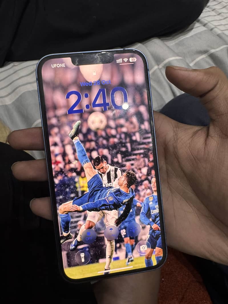 Apple iPhone 13 4