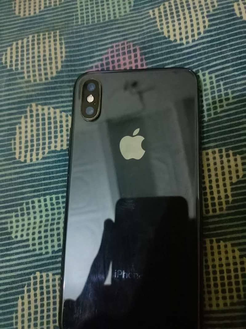 Apple iPhone XS 3