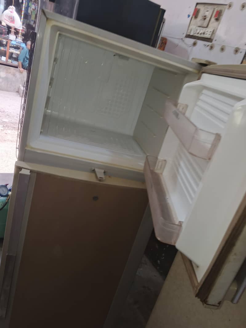 Dawnlance Refrigerator 1