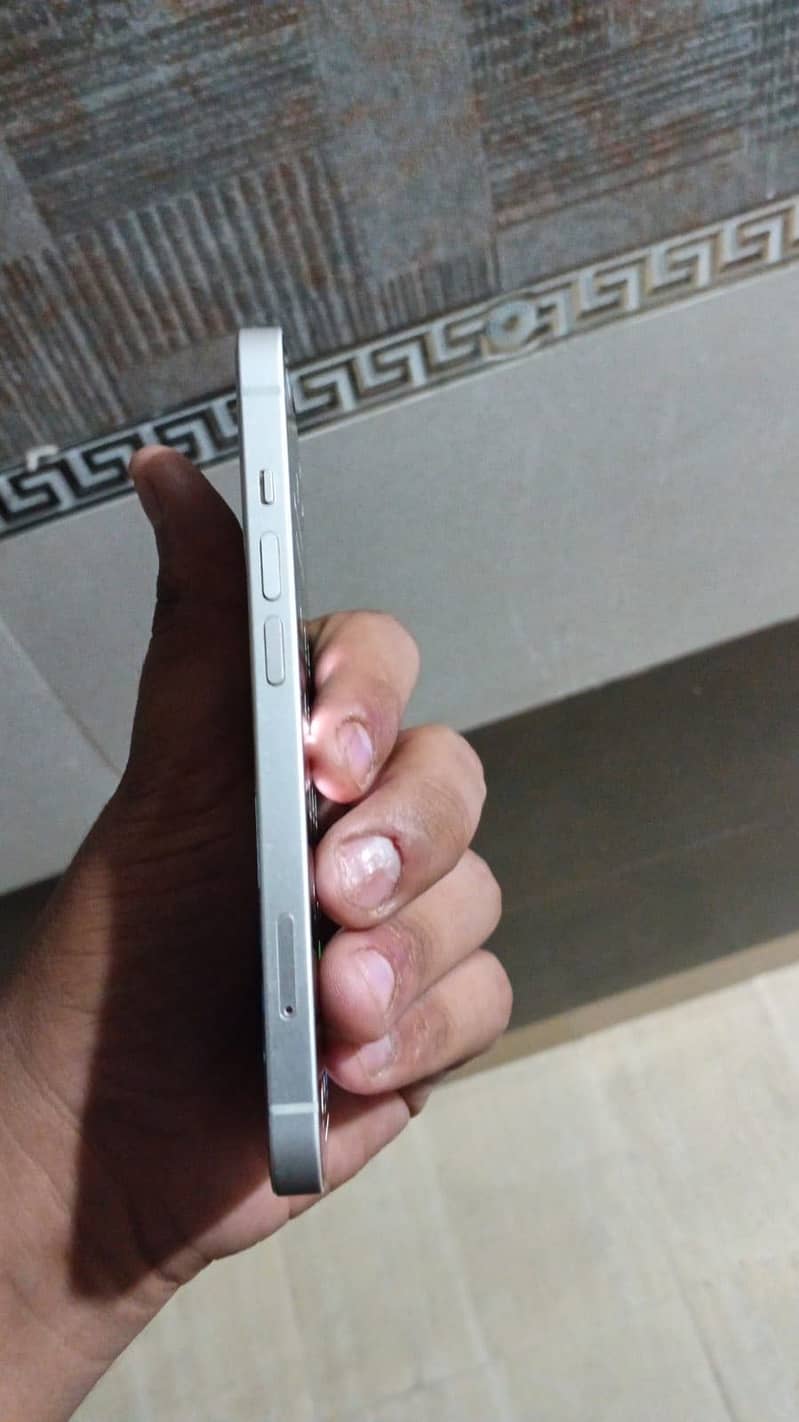 Apple iPhone 14 1