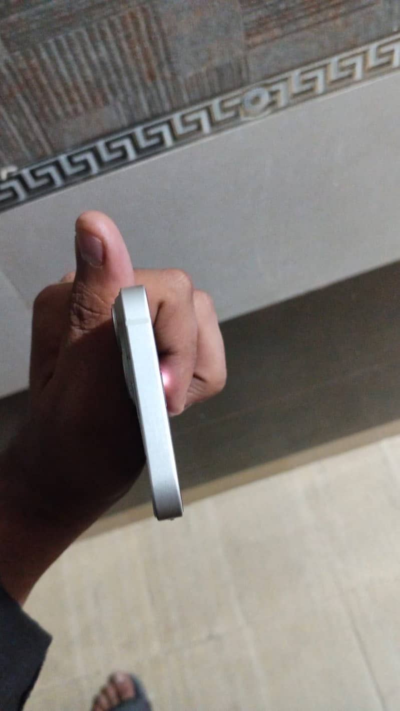 Apple iPhone 14 2